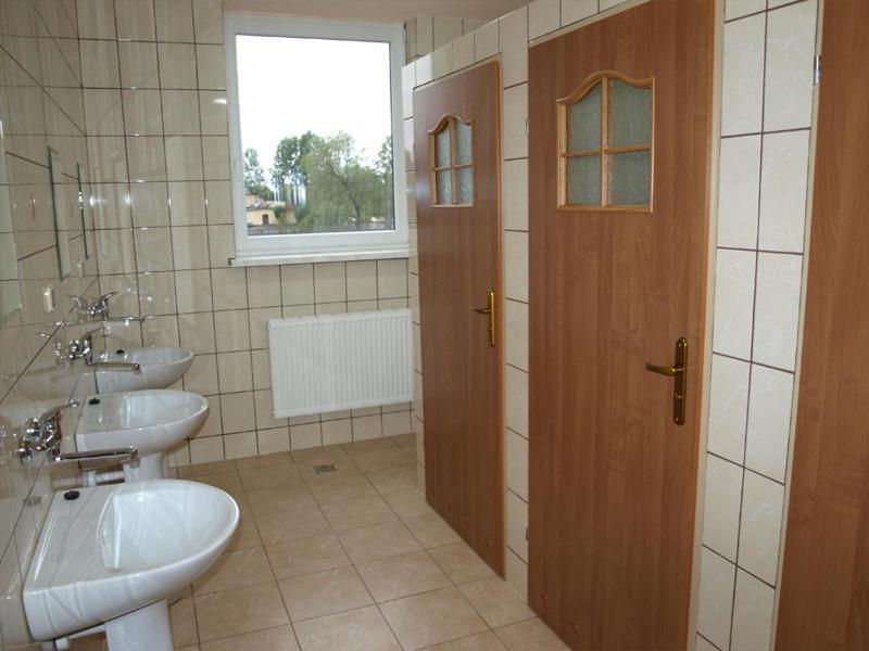 Hostel Hutnik Ostrowiec Świętokrzyski Buitenkant foto
